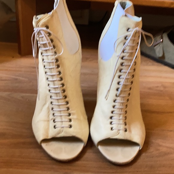 GIVENCHY HEELED BOOTIES - Picture 3 of 9